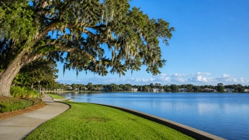 Scenic residential lakefront community in Winter Haven FL
